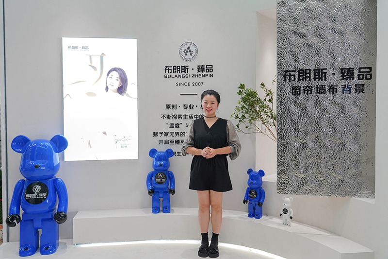 梁艳.jpg